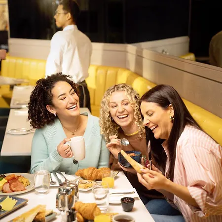 Hotel Maldron Kevin Street, 4*